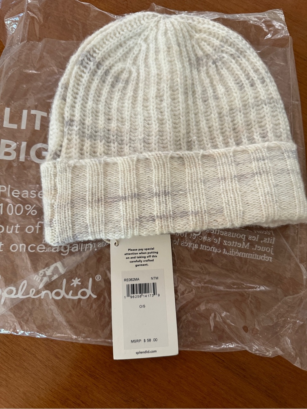 Splendid Cream Cable Knit Beanie with Brand Tag